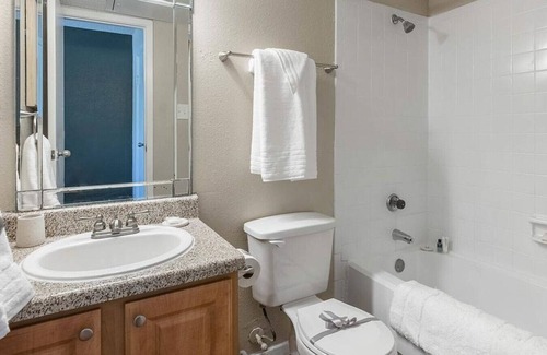 El Lago Apartment | Landing at Bar Harbor Apartment Homes - 1 Bedroom in Downtown Seabrook