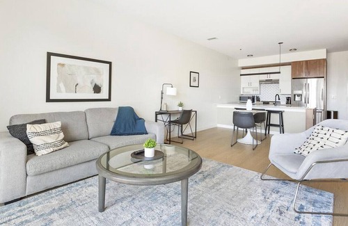 Little Italy Apartment | Landing at Baricelli - 1 Bedroom in University Circle