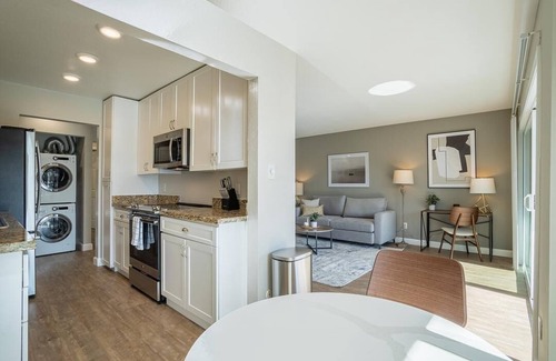 Foster City Apartment | Landing at Beach Park - 1 Bedroom in Downtown Foster City