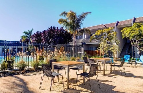 Foster City Apartment | Landing at Beach Park - 1 Bedroom in Downtown Foster City