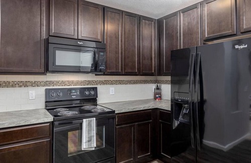 Northwest Columbus Apartment | Landing at Berkley House - 1 Bedroom in Downtown Columbus