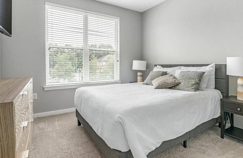 Chapel Hill Apartment | Landing at Blu on Farrington - 2 Bedrooms in Woodland Acres