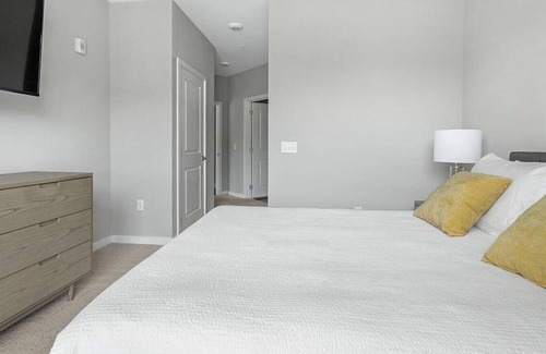 Chapel Hill Apartment | Landing at Blu on Farrington - 2 Bedrooms in Woodland Acres