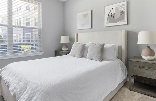 Chapel Hill Apartment | Landing at Blu on Farrington - 2 Bedrooms in Woodland Acres