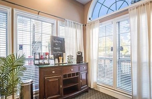 North Druid Hills Apartment | Landing at Briarhill Apartments - 1 Bedroom in North Druid Hills
