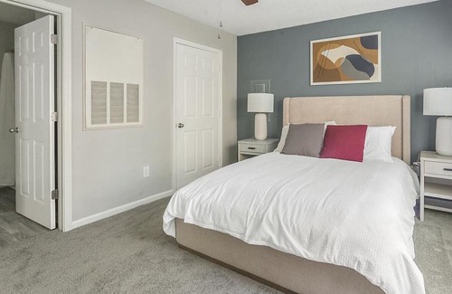 Greensboro Apartment | Landing at Chapel Walk Apartments - 1 Bedroom in Downtown Greensboro