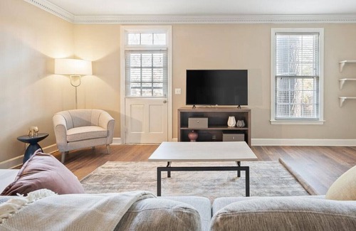 Green Hills Apartment | Landing at Chowning Square - 2 Bedrooms in Green Hills