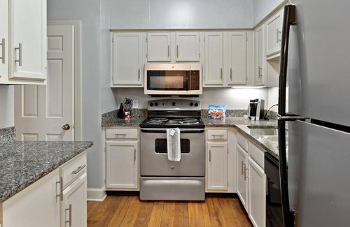 Green Hills Apartment | Landing at Chowning Square - 2 Bedrooms in Green Hills