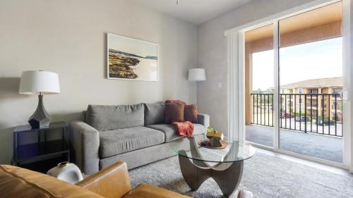 Fort Myers Apartment | Landing at Colonial Commons - Fort Myers