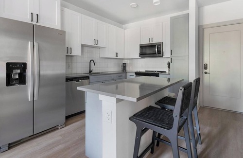 Springfield Apartment | Landing at Corner on Main - 1 Bedroom in Spring.