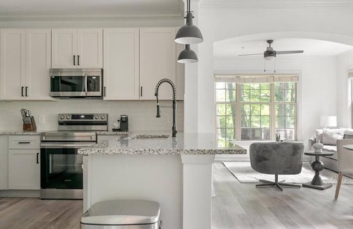 North Druid Hills Apartment | Landing at Cortland Oleander West - 2 Bedrooms in North Druid Hills