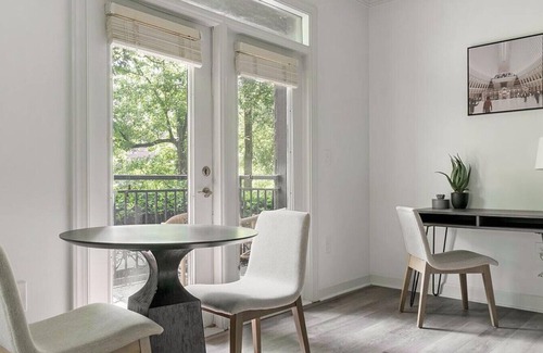 North Druid Hills Apartment | Landing at Cortland Oleander West - 2 Bedrooms in North Druid Hills
