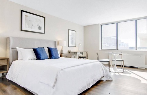Crystal City Apartment | Landing at Crystal Square Apartments - Studio in Crystal City