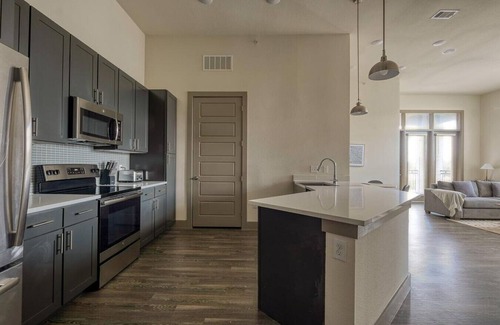 Conroe Apartment | Landing at Enclave at Woodland Lakes - 2 Bedrooms in The Woodlands
