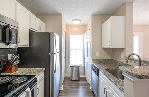 Brentwood Apartment | Landing at Estates at Brentwood - 2 Bedrooms in Brentwood Highland Apartments