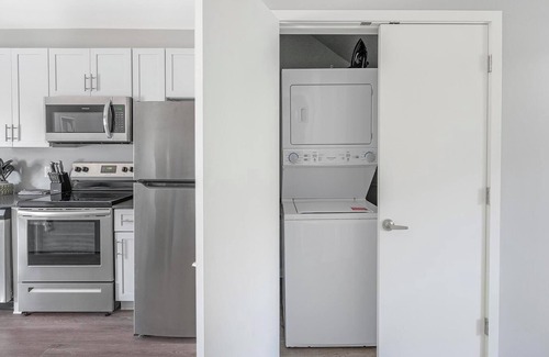 Nashville Apartment | Landing at Fifty Forty Flats - 1 Bedroom in Len.