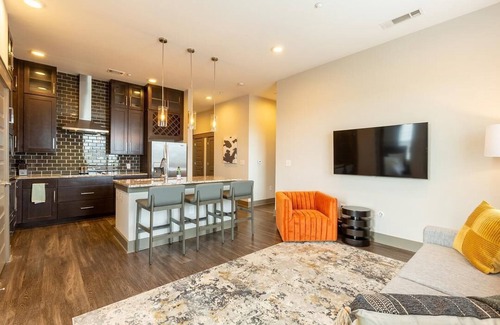 Vickery Meadow Apartment | Landing at Galleries at Park Lane - 2 Bedrooms in Vickery Meadow