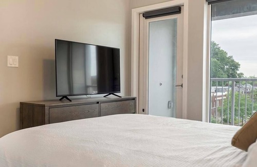 Compton Heights Apartment | Landing at Grand Flats - 2 Bedrooms in Compton Heights