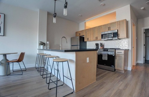 Kensington Apartment | Landing at Hagert and York - 1 Bedroom in East .