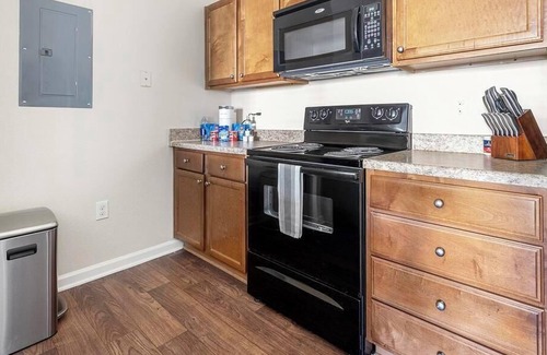 Mint Hill Apartment | Landing at Hawthorne at the Greene - 1 Bedroom in Bradfield Farms