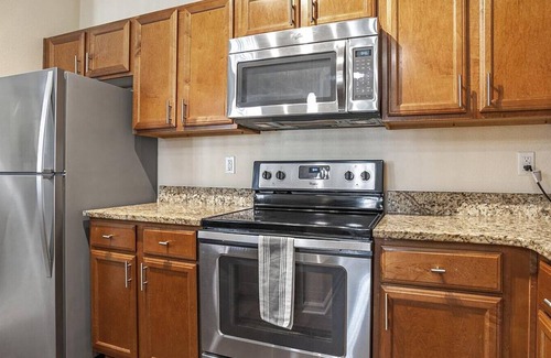 Mint Hill Apartment | Landing at Hawthorne at the Greene - 3 Bedrooms in Bradfield Farms