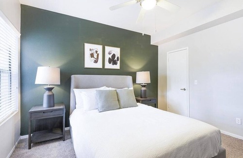Rancho Oakey Apartment | Landing at Helix Apartments - 2 Bedrooms in Rancho Oakey