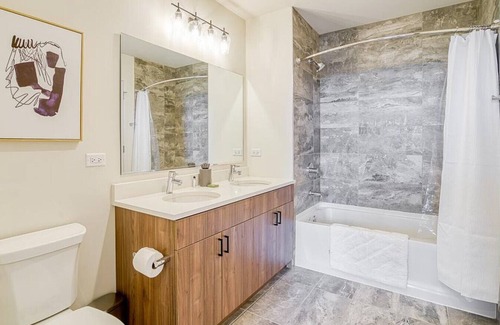 Logan Square Apartment | Landing at Logan Apartments - 1 Bedroom in Logan Square