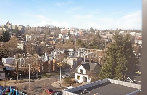Mann Apartment | Landing at Madrone - Studio in Central District