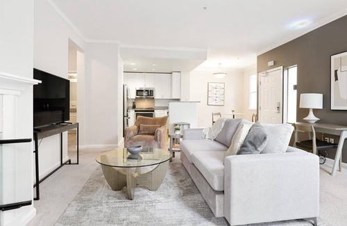 Foster City Apartment | Landing at Miramar - 1 Bedroom in Lincoln