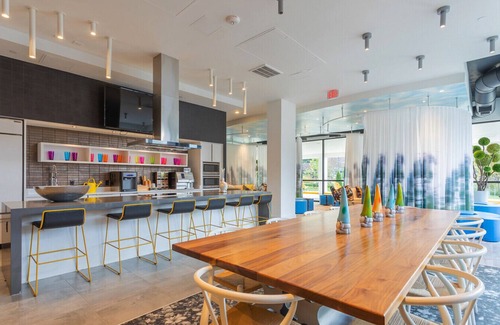 Baileys Crossroads Apartment | Landing at Mission Lofts - 1 Bedroom in Downtown Falls Church