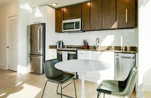 Baileys Crossroads Apartment | Landing at Mission Lofts - 1 Bedroom in Downtown Falls Church