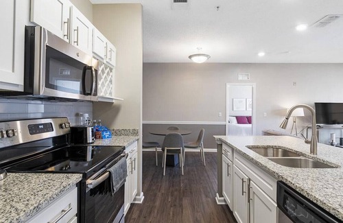 Jacksonville Apartment | Landing at Oaks at Normandy - 2 Bedrooms in Rolling Hills