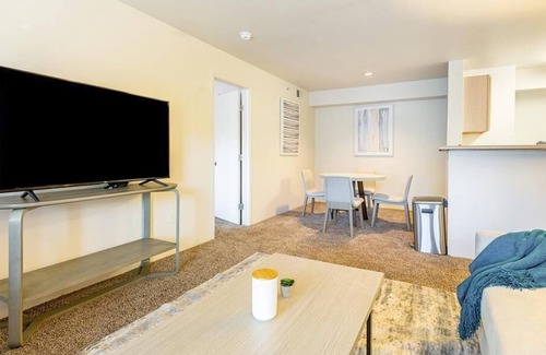 Albuquerque Apartment | Landing at Odyssey - 2 Bedrooms in Downtown Albuquerque