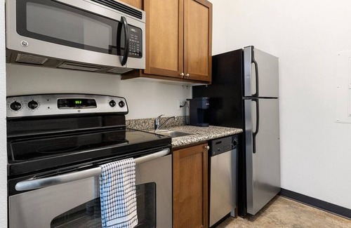 Pearl District Apartment | Landing at Pearl Studios - Studio in Northwest Portland