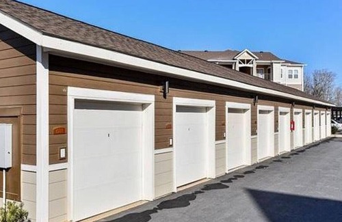 Powdersville Apartment | Landing at Pointe at Greenville - 3 Bedrooms in Powdersville