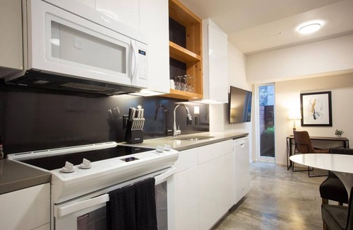 Uptown Apartment | Landing at Q21 - 1 Bedroom in Northwest Portland