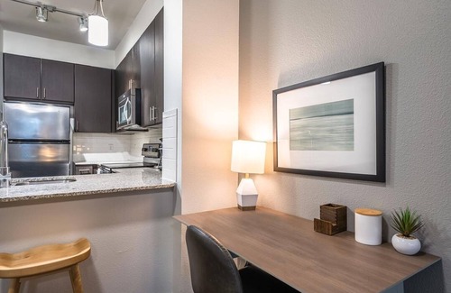 Terrell Heights Apartment | Landing at Republic at Alamo Heights - 1 Bedroom in Uptown