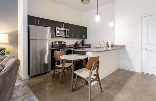 River Market Apartment | Landing at RM West - 1 Bedroom in River Market