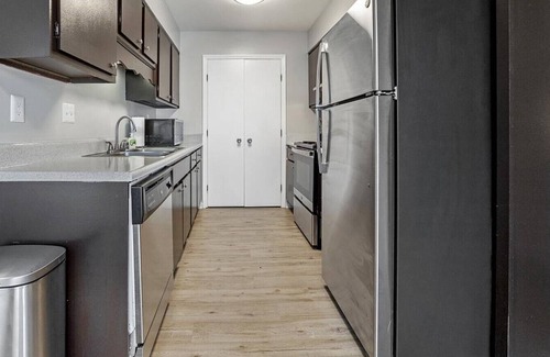 Lexington Apartment | Landing at Saddlebrook at Tates Creek - 2 Bedrooms in Downtown Lexington