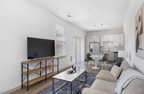Fort Worth Apartment | Landing at Skyline Prairie - 1 Bedroom in North.