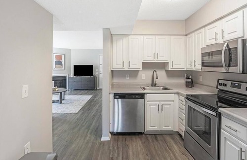 Cordova Apartment | Landing at Stonebridge Crossing Apartment Homes - 3 Bedrooms in Downtown Cordova