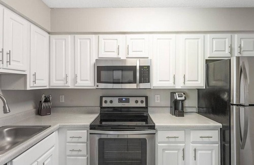 Cordova Apartment | Landing at Stonebridge Crossing Apartment Homes - 3 Bedrooms in Downtown Cordova