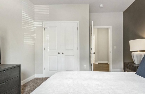 Johns Island Apartment | Landing at The Apartments at Shade Tree - 2 Bedrooms in Downtown Charleston
