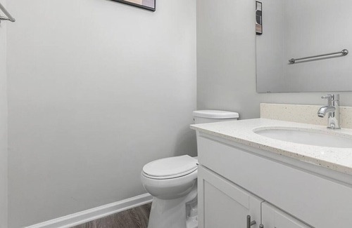 Charlotte Apartment | Landing at The Arboretum - 2 Bedrooms in Oxford Hunt