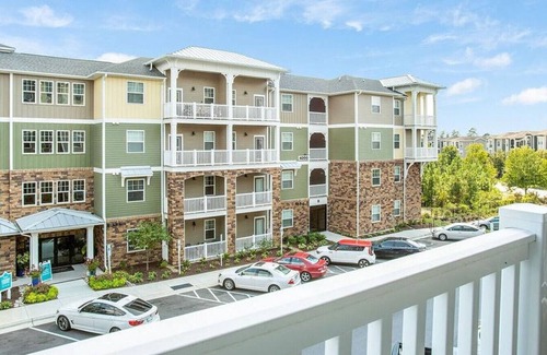 Cary Apartment | Landing at The Crowne at Cary Park - 1 Bedroom in Cary Park