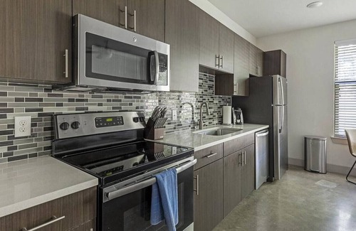 Vickery Meadow Apartment | Landing at The Mark at Midtown - 1 Bedroom in Northwest Dallas