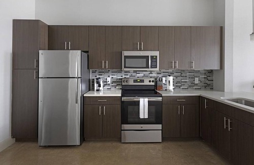 Vickery Meadow Apartment | Landing at The Mark at Midtown - 1 Bedroom in Northwest Dallas