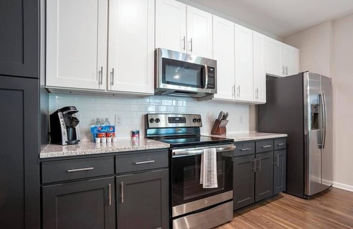 Bowling Green Apartment | Landing at The Newton Apartments - 2 Bedrooms in Palisades