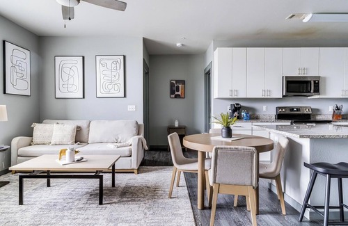 University District Apartment | Landing at The Nine @ Memphis - 4 Bedrooms in U.
