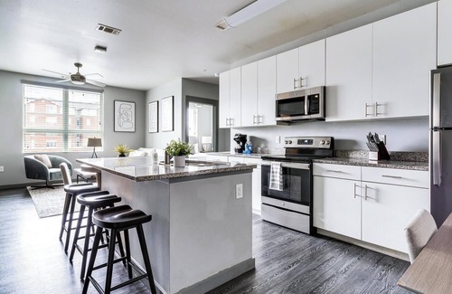 University District Apartment | Landing at The Nine @ Memphis - 4 Bedrooms in U.